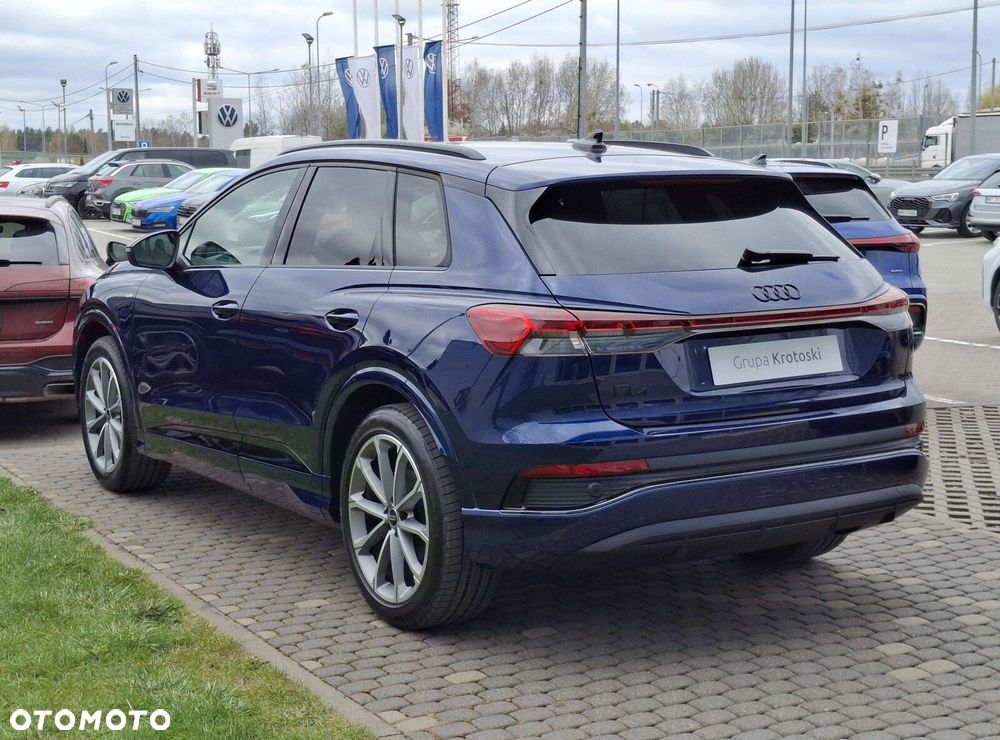 Audi Q4 e-tron - 4