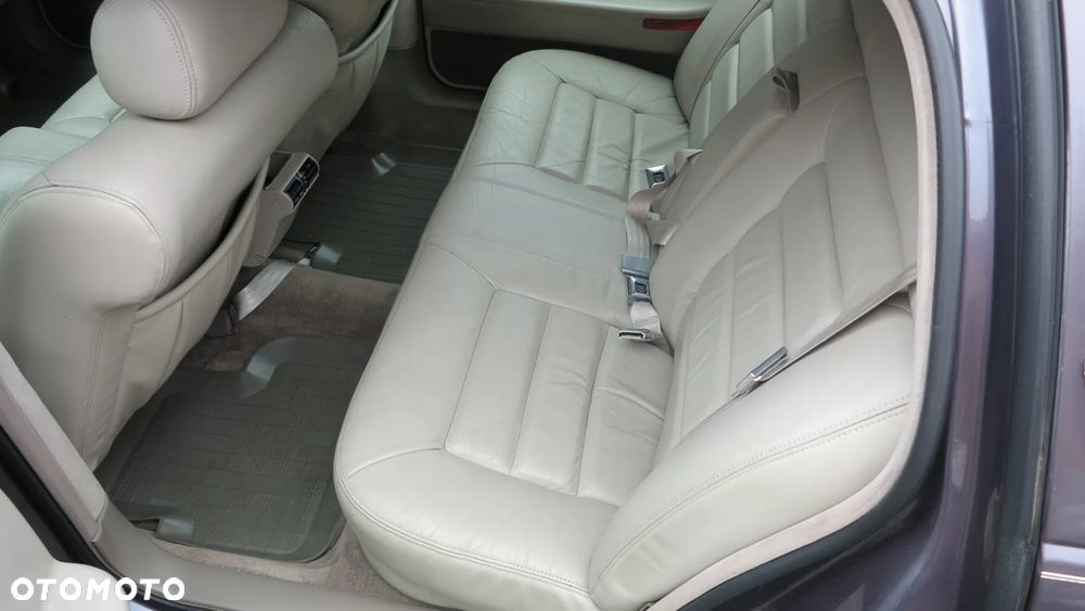 Cadillac Deville - 8