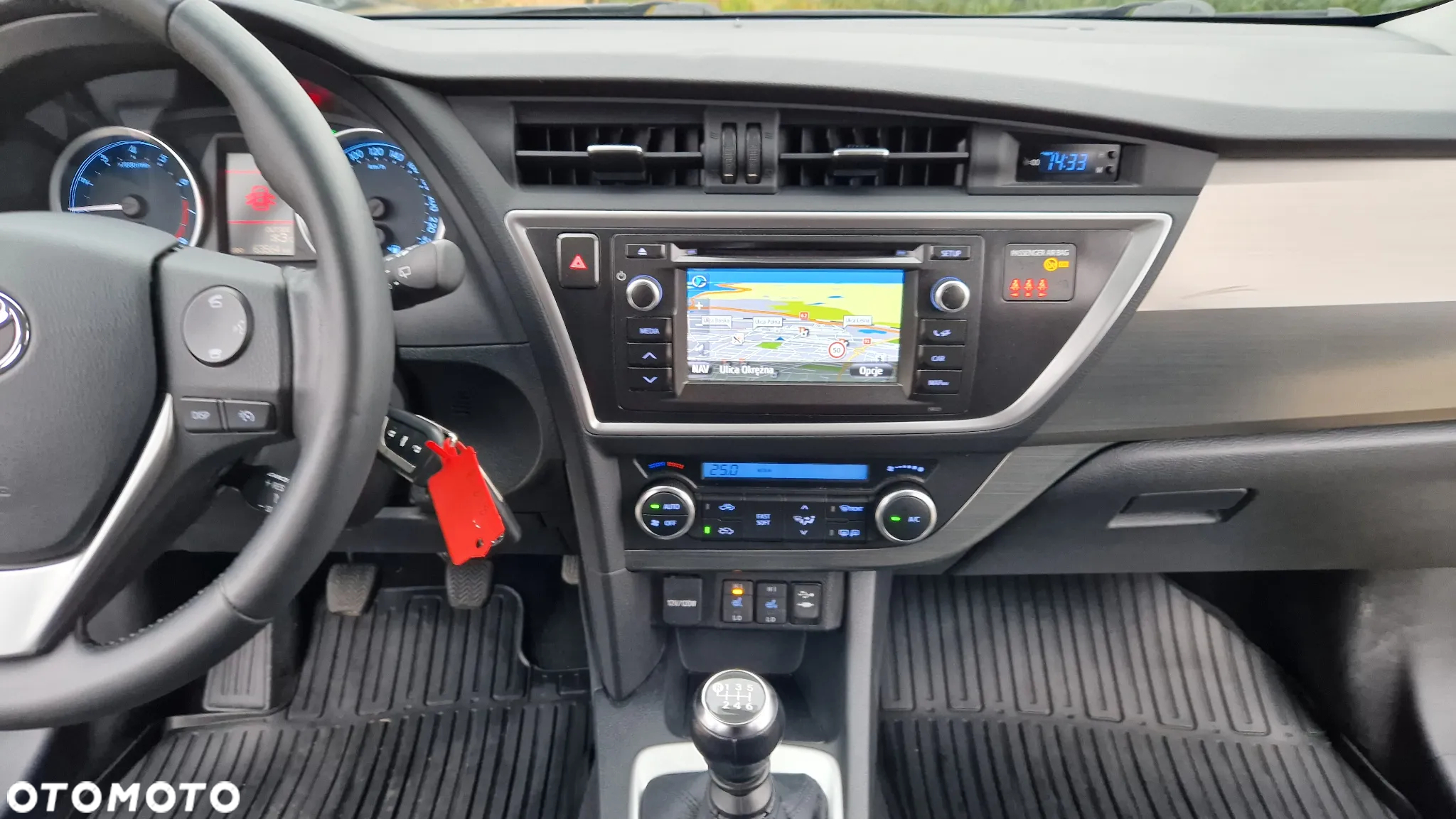Toyota Auris 1.6 Prestige - 19