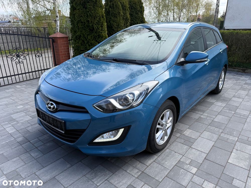Hyundai i30 blue Kombi 1.6 CRDi YES Gold - 1