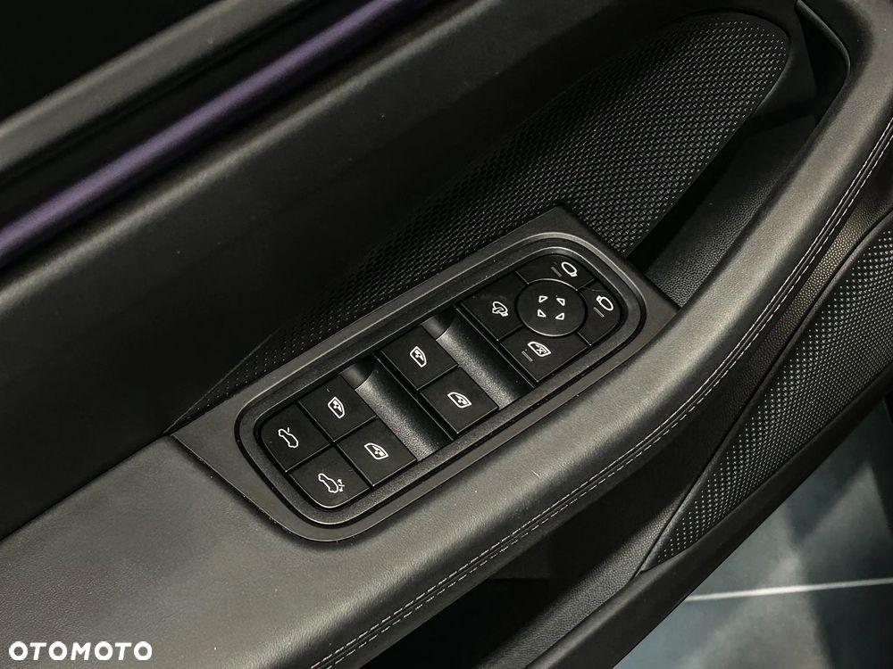 Porsche Macan Turbo 100kWh - 15