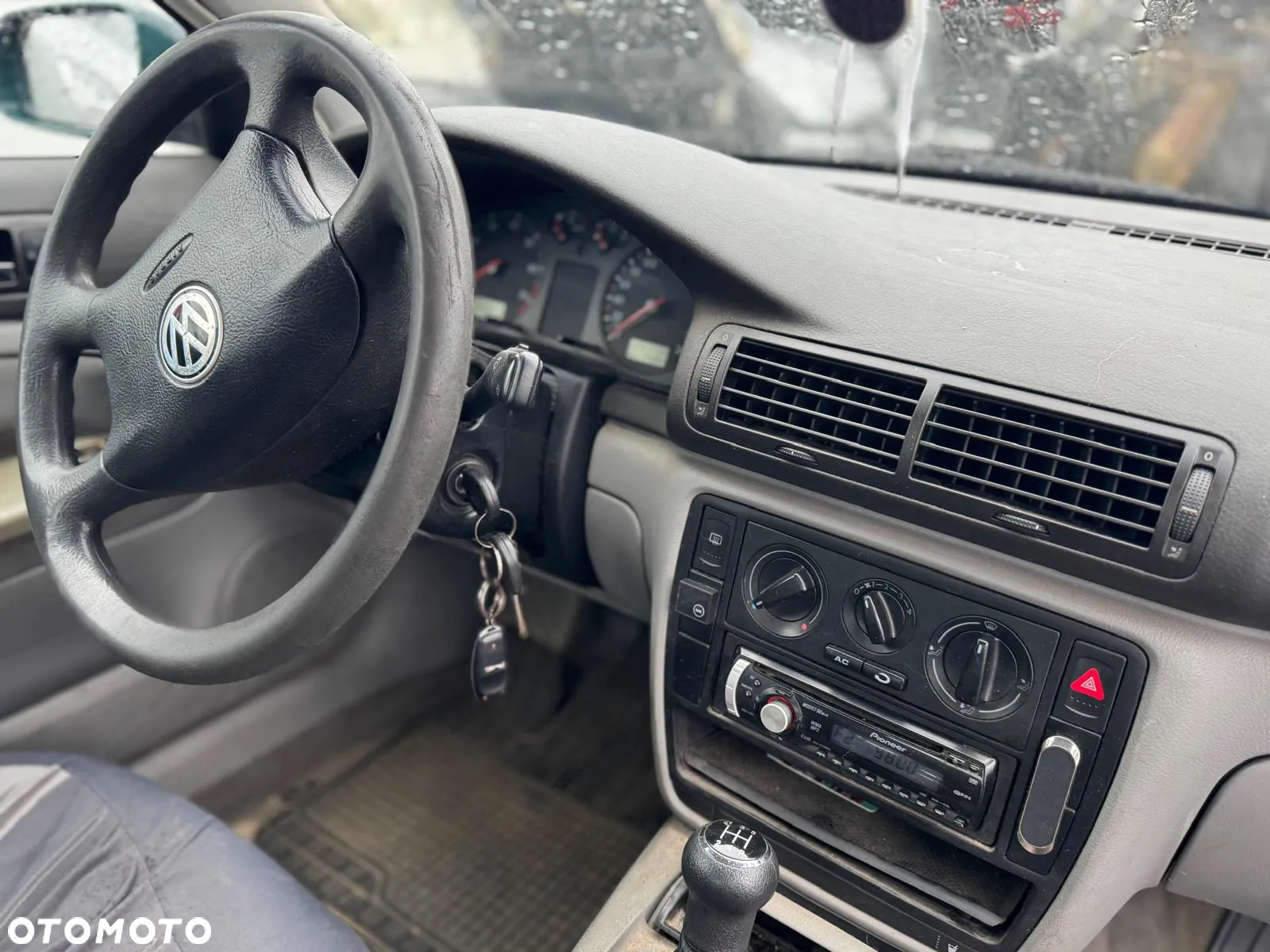 Volkswagen Passat B5 1998 poj. 1.6 benzyna 101 KM - NA CZĘŚCI - 5
