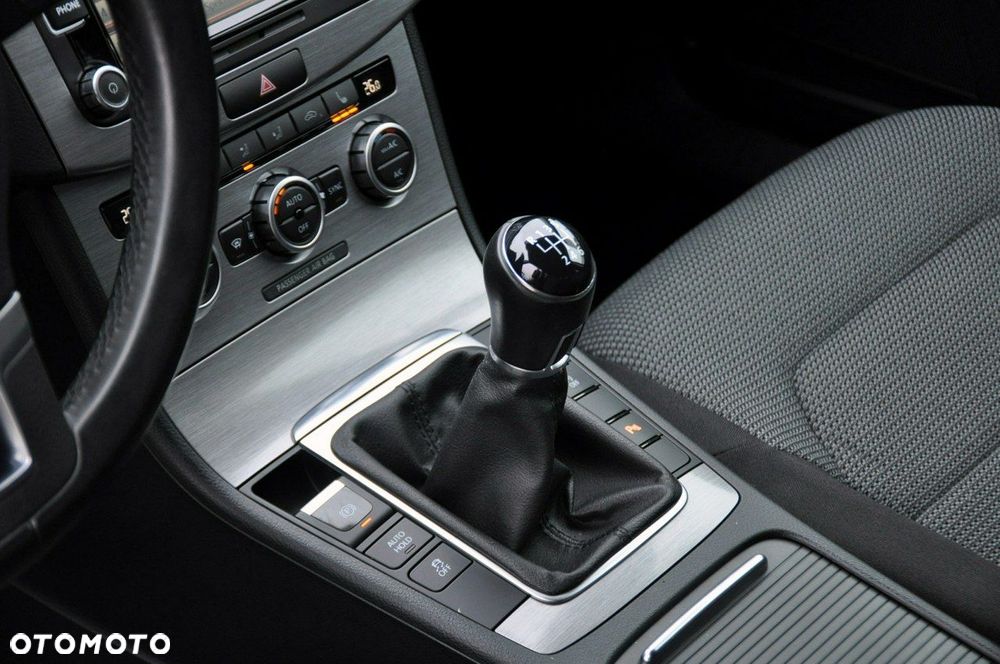 Volkswagen Passat - 35