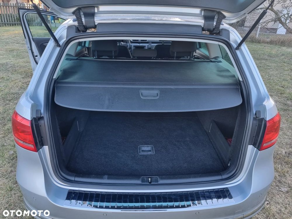 Volkswagen Passat - 17