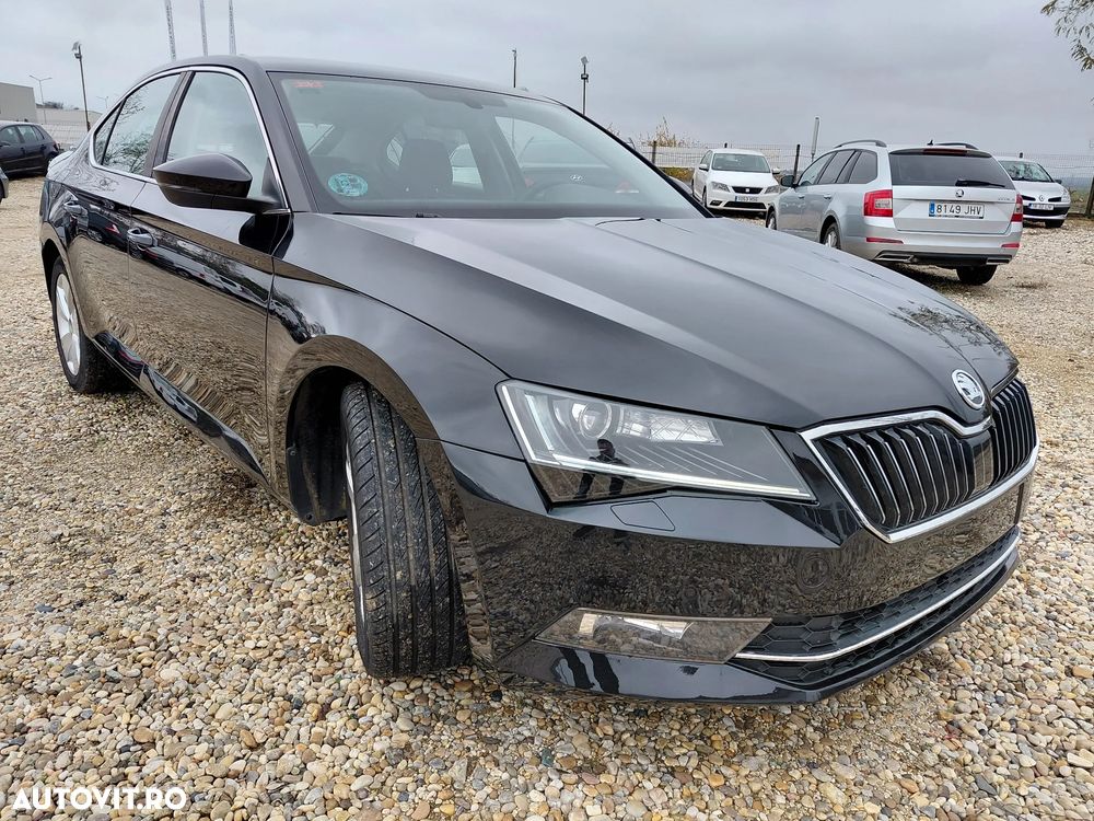 Skoda Superb 2.0 TDI DSG Ambition - 1