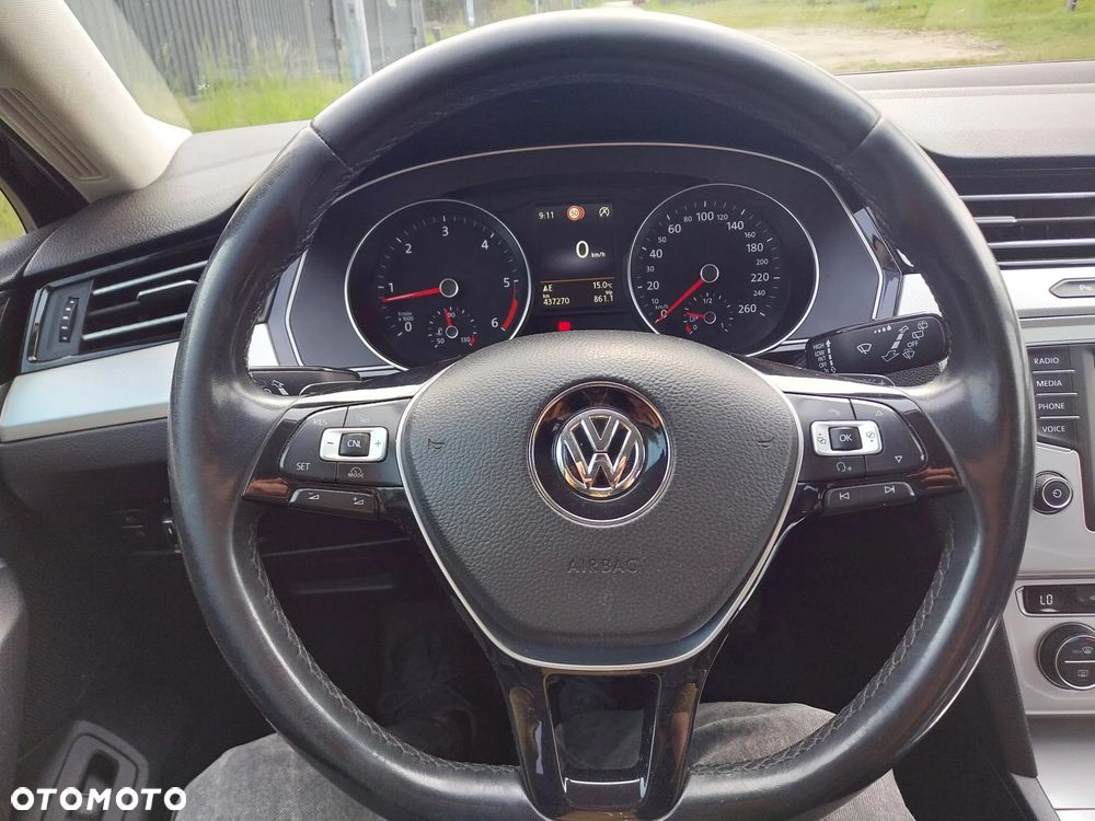 Volkswagen Passat 2.0 TDI SCR Comfortline DSG - 16