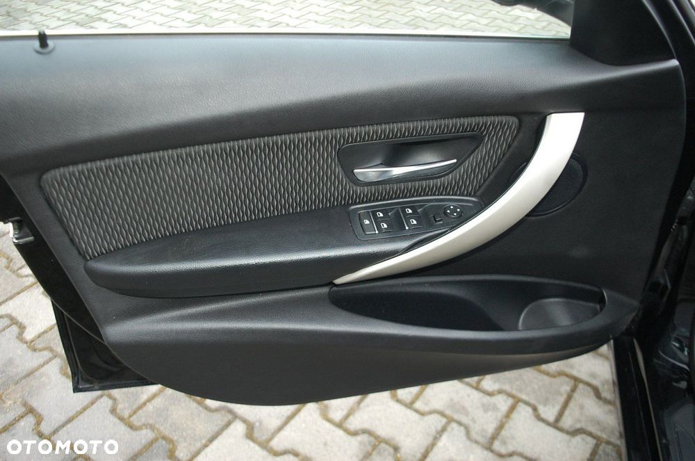 BMW Seria 3 - 29