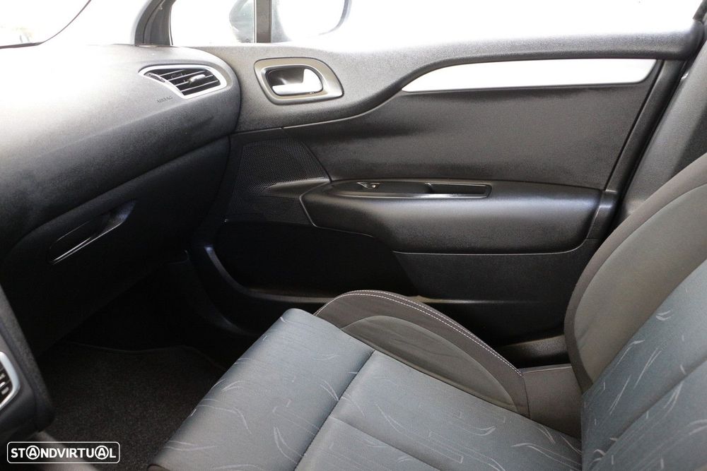 Citroën C4 1.6 HDi Attraction - 17