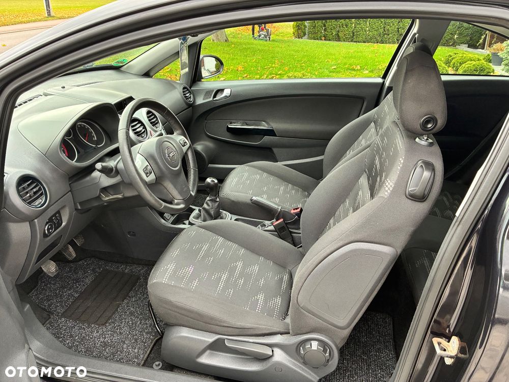 Opel Corsa 1.4 16V Satellite - 14