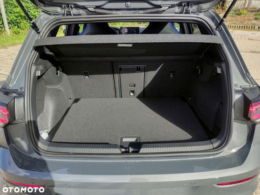 Volkswagen Golf - 23