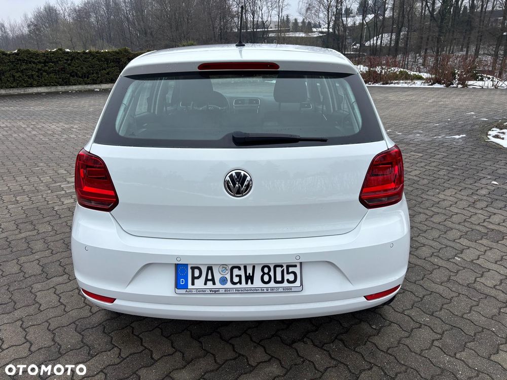 Volkswagen Polo 1.4 TDI Blue Motion Technology Lounge - 16