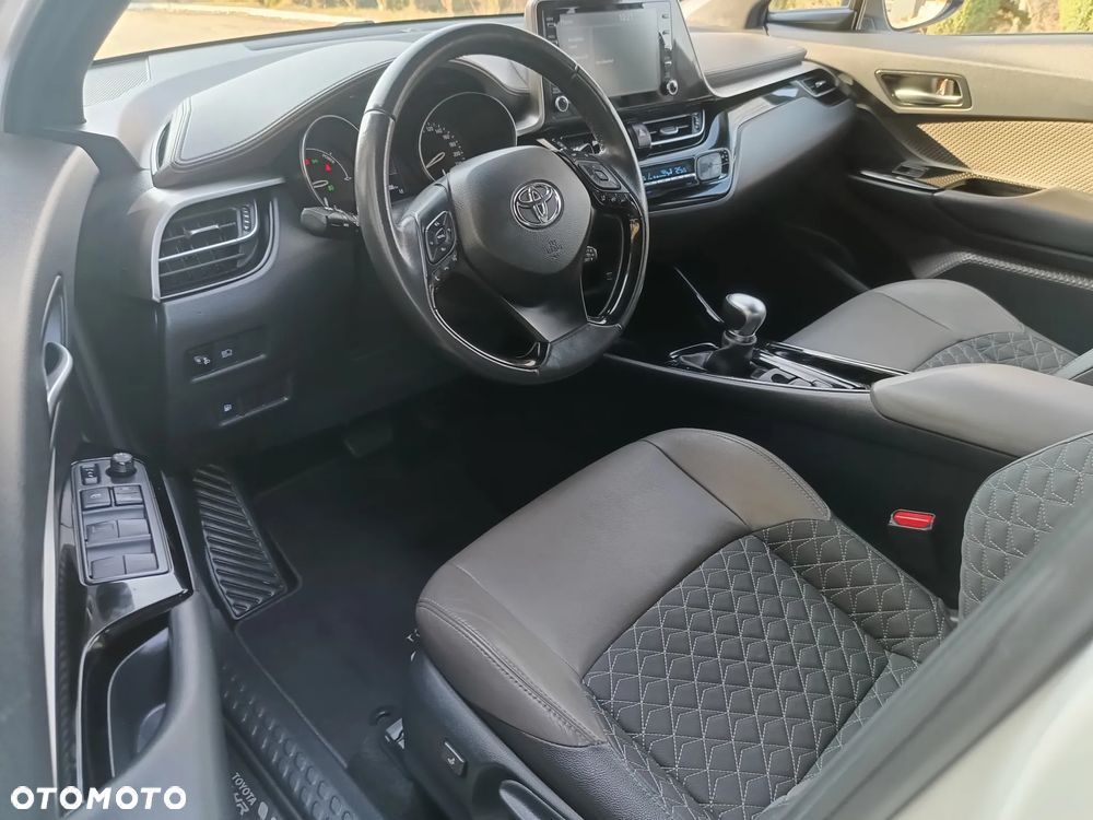 Toyota C-HR - 11