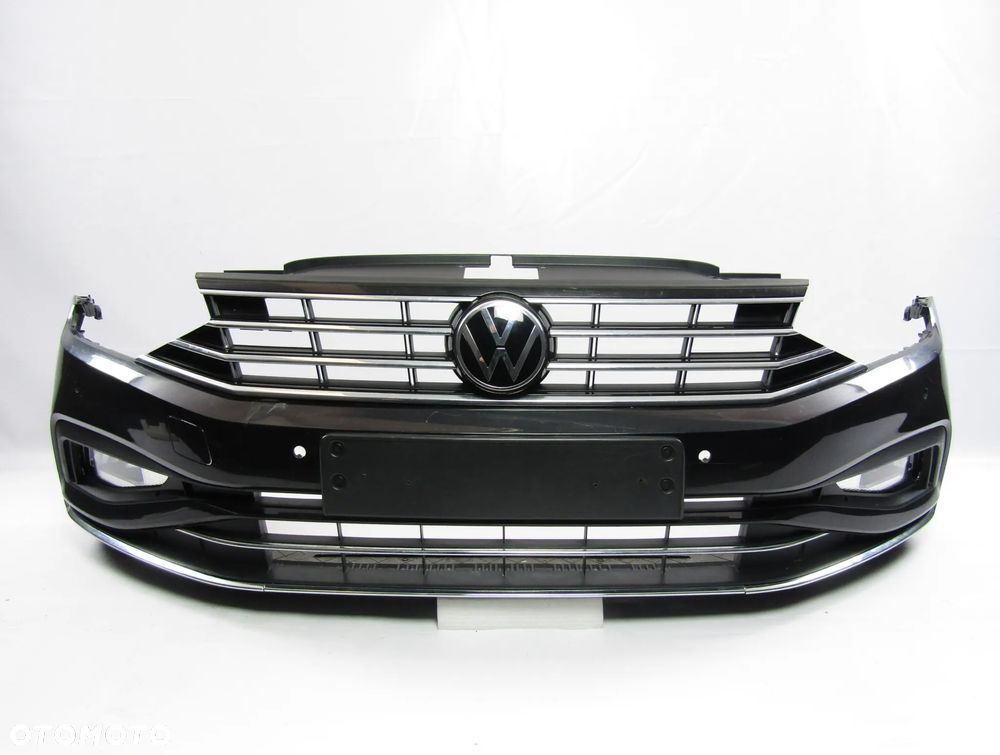 Zderzak przedni VW Passat B8 FL 19 - 24 Highline Pdc-4 Lakier LC9X - 6
