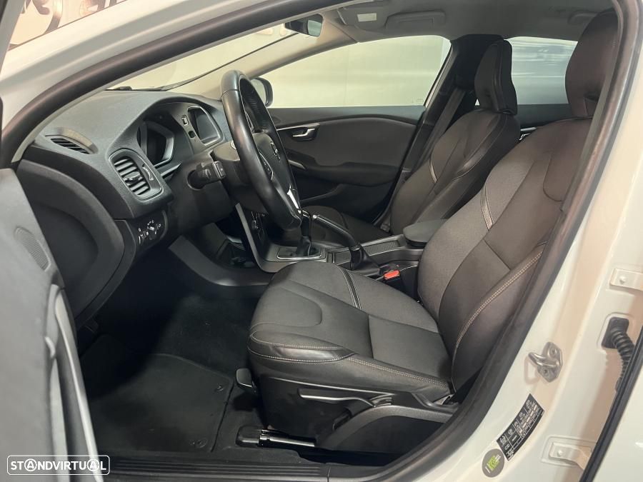 Volvo V40 Cross Country 2.0 D3 Summum - 10