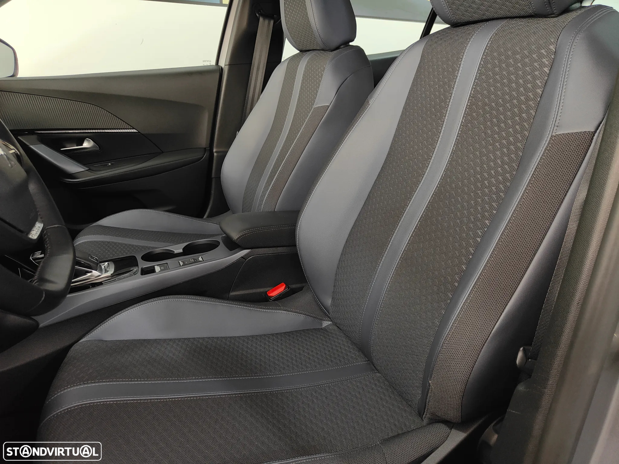 Peugeot 2008 1.2 PureTech Allure EAT8 - 35