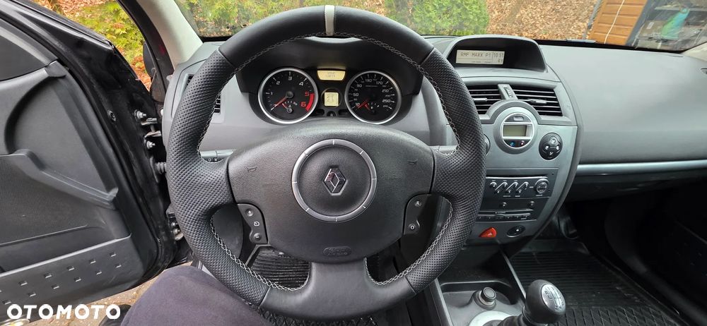 Renault Megane 2.0 dCi Dynamique - 11