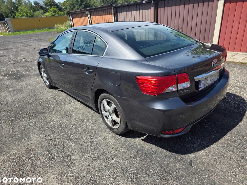 Toyota Avensis - 4