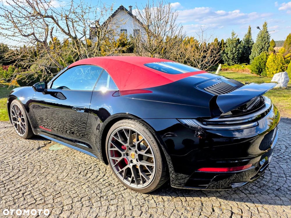 Porsche 911 Carrera 4S - 4