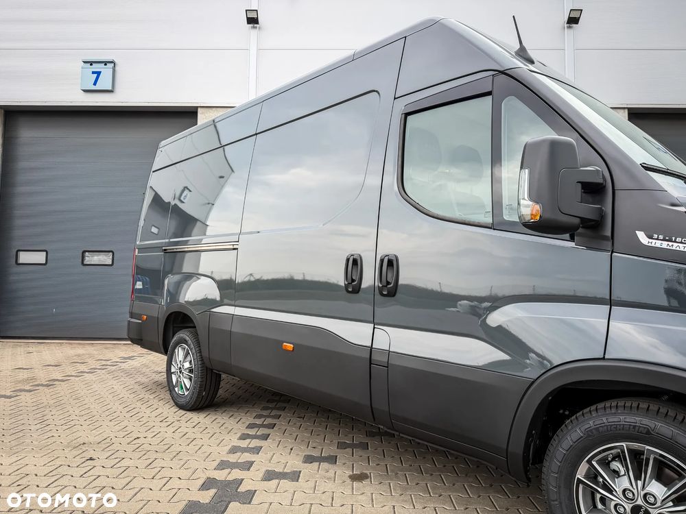 Iveco Daily 35S18HA8 V 3.0 Diesel 180 KM AT8 L3H2 - 18
