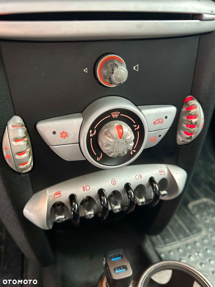 MINI Cooper 50 Mayfair - 16