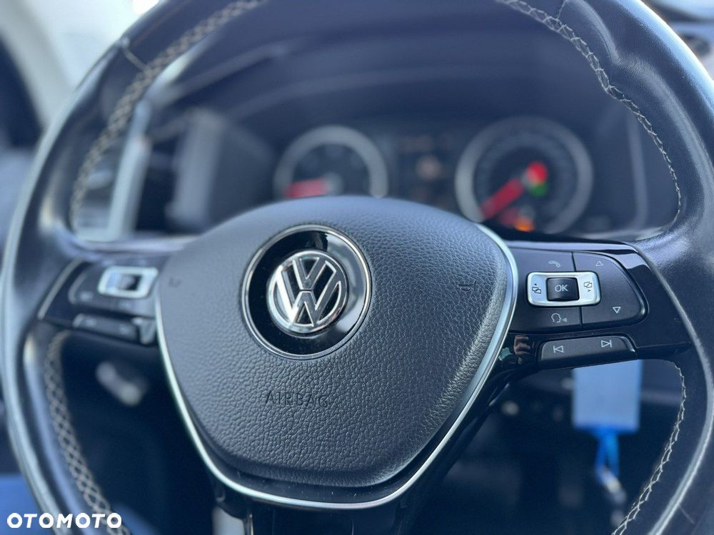 Volkswagen Multivan - 12