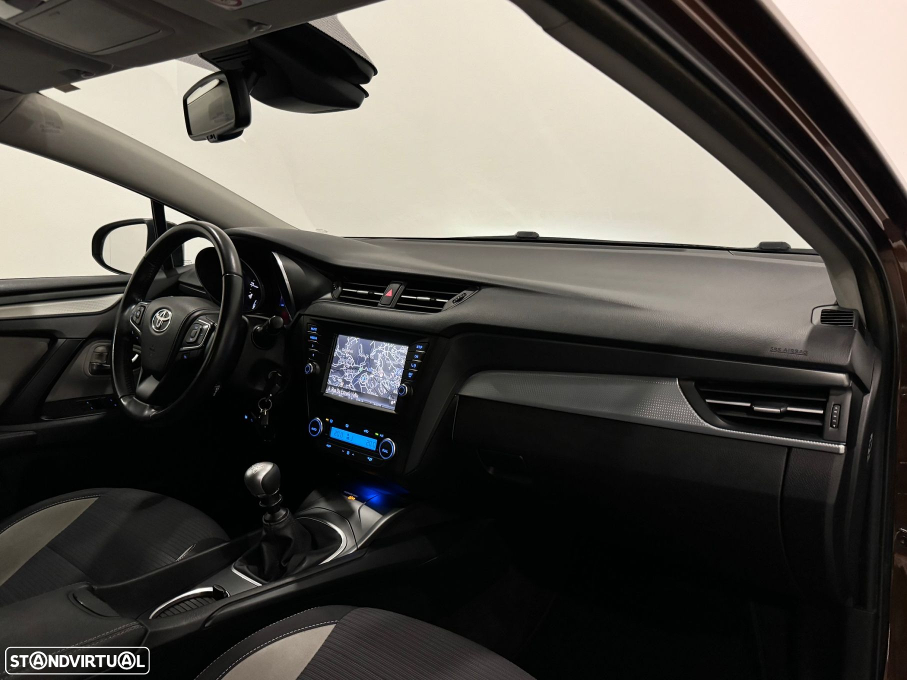Toyota Avensis Touring Sports 1.6 D-4D Exclusive - 30