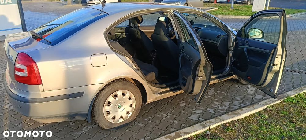 Skoda Octavia 1.6 Active - 5