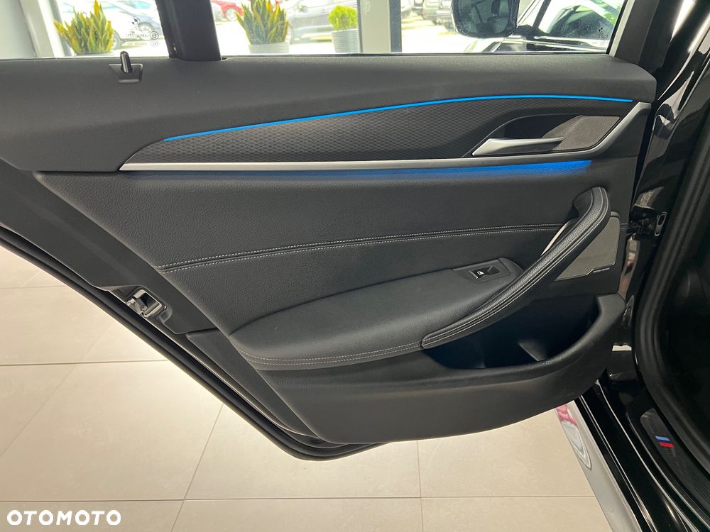 BMW Seria 5 520e M Sport sport - 32