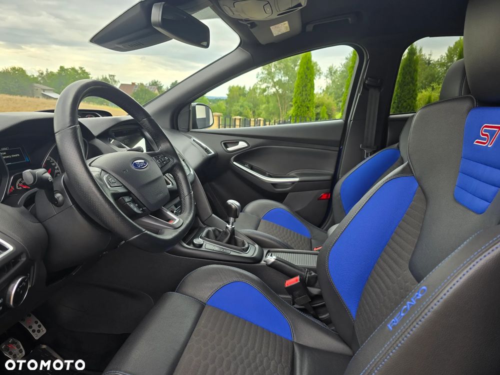 Ford Focus 2.0 EcoBoost ST mit Leder-Exclusiv-Paket - 20