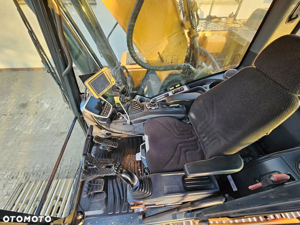 Hyundai HX300 L - 8