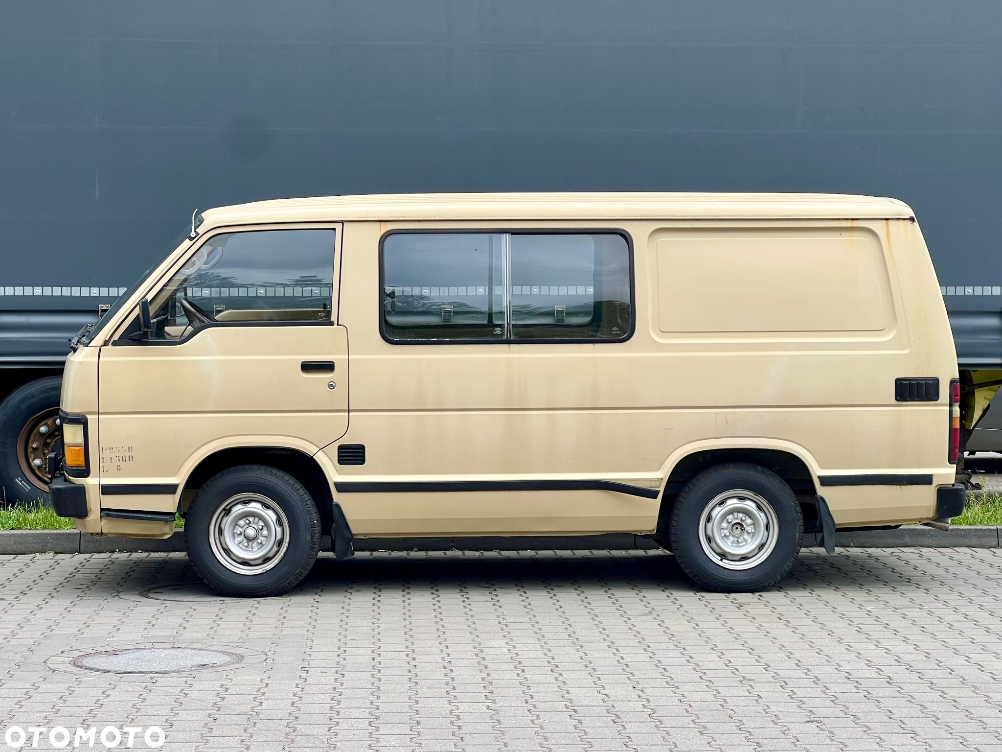Toyota Hiace - 2