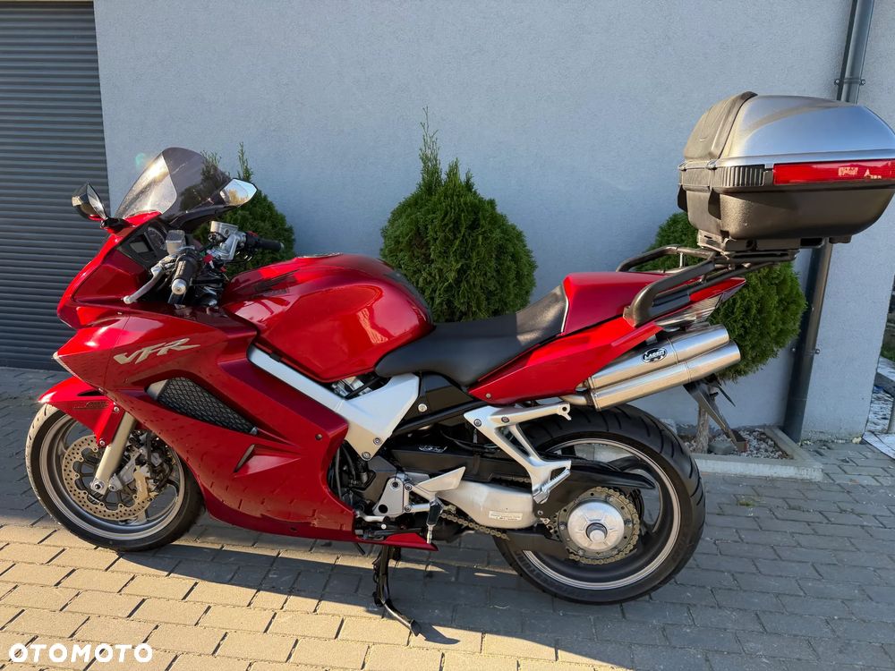 Honda VFR - 8