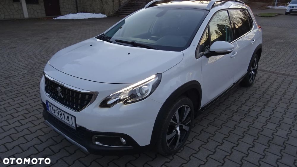 Peugeot 2008 1.2 Pure Tech GPF Allure S&S EAT6 - 1