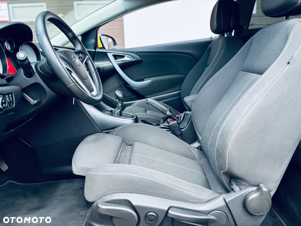 Opel Astra GTC 1.6 Turbo Edition - 11