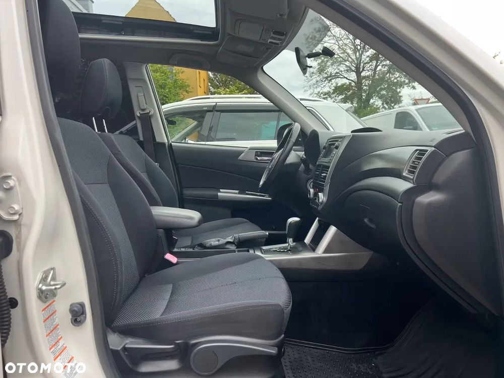 Subaru Forester 2.0i Exclusive Lineartronic - 12