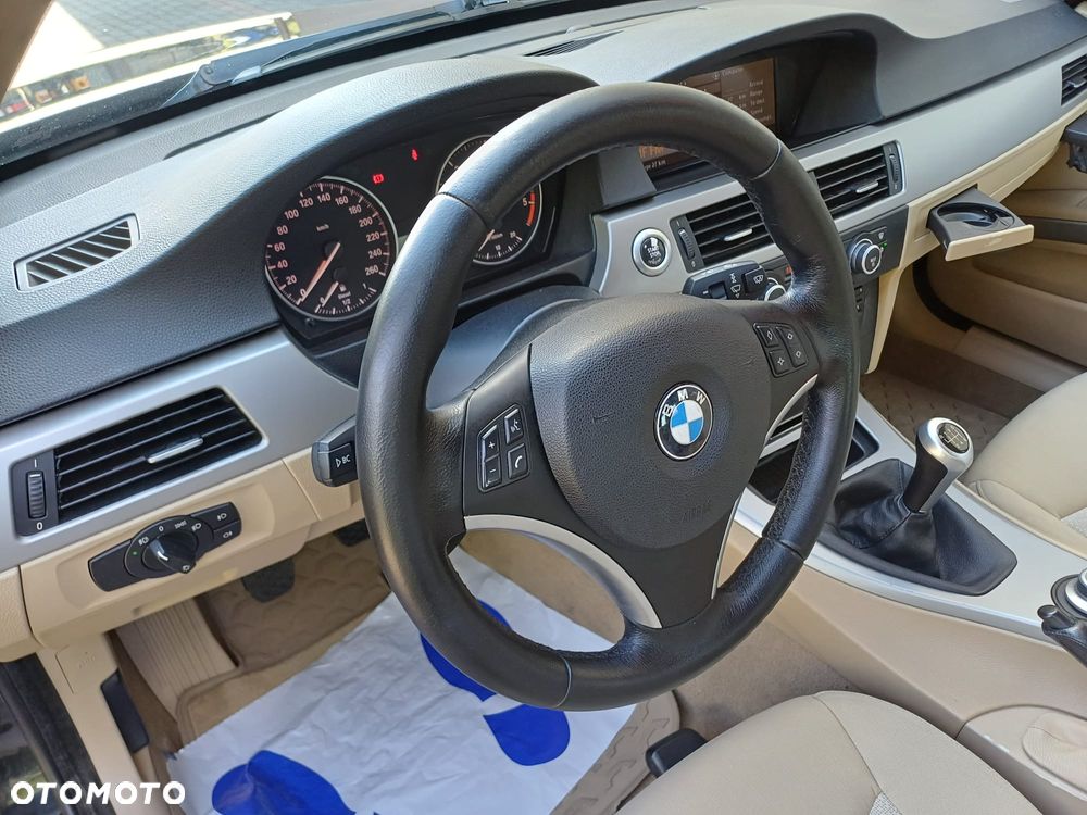 BMW Seria 3 320d - 17