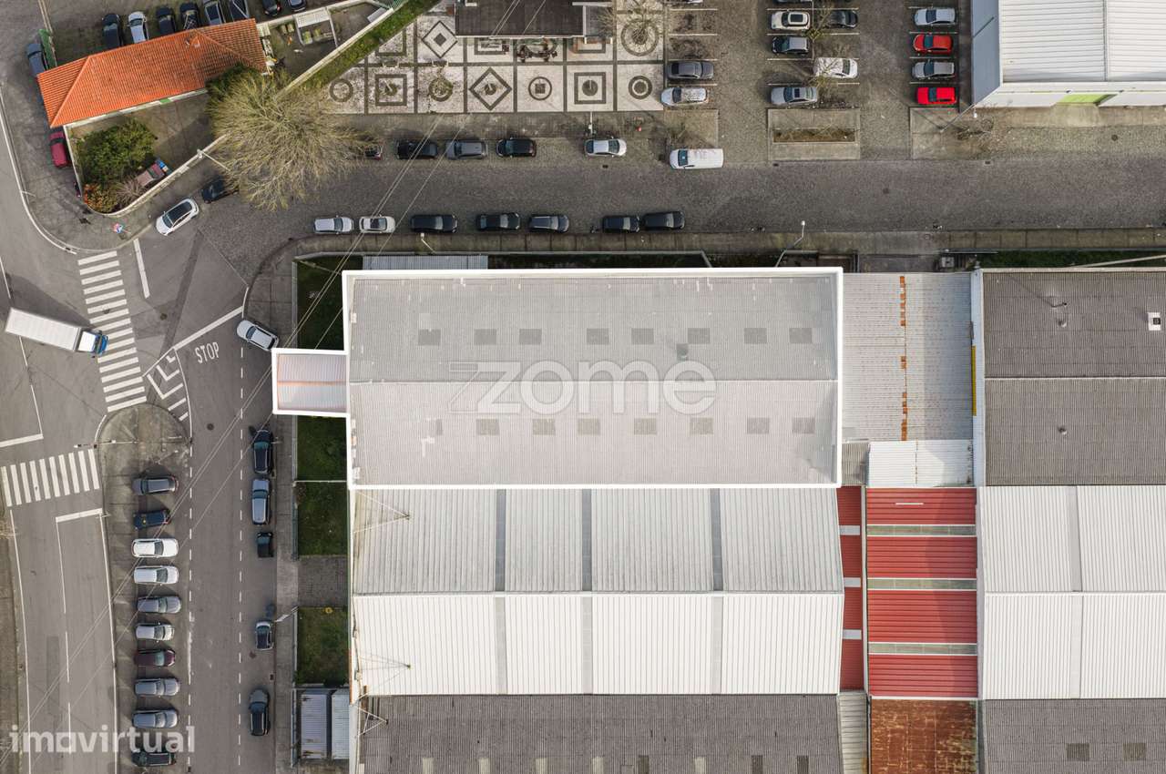 Armazém Industrial com 1100m² na Maia - Grande imagem: 3/29
