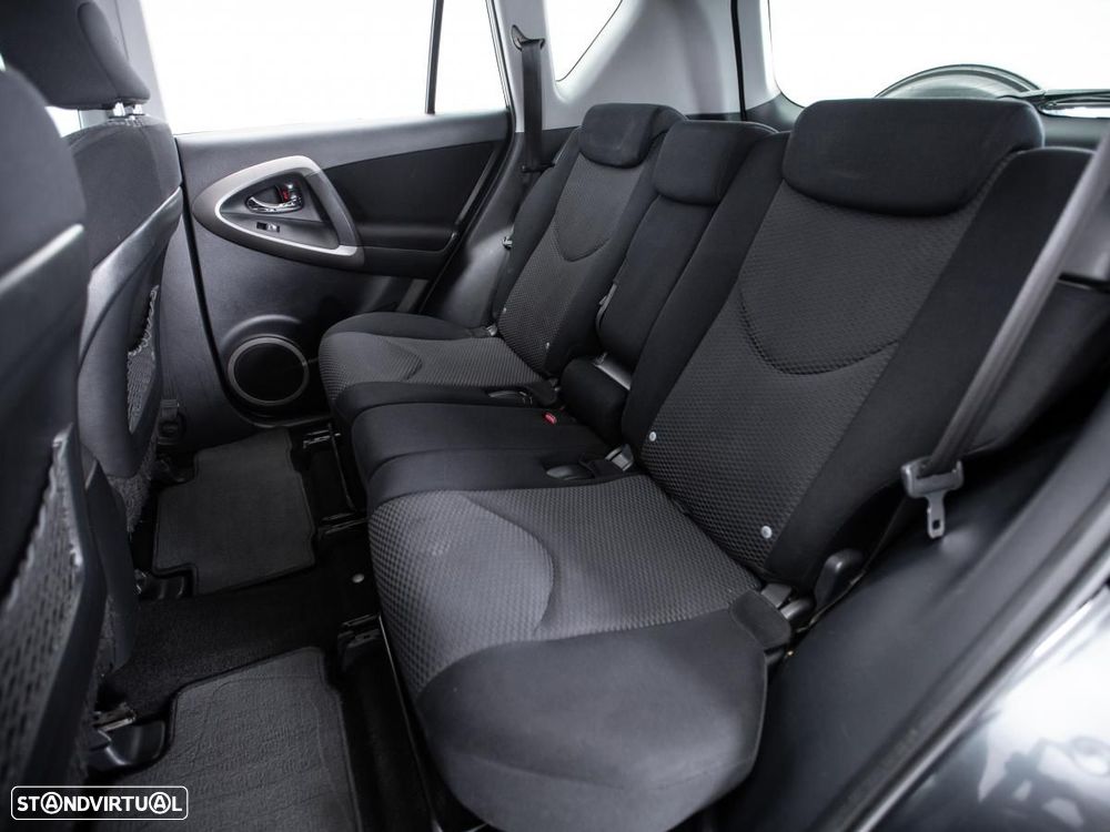 Toyota RAV4 2.2 D-4D - 10