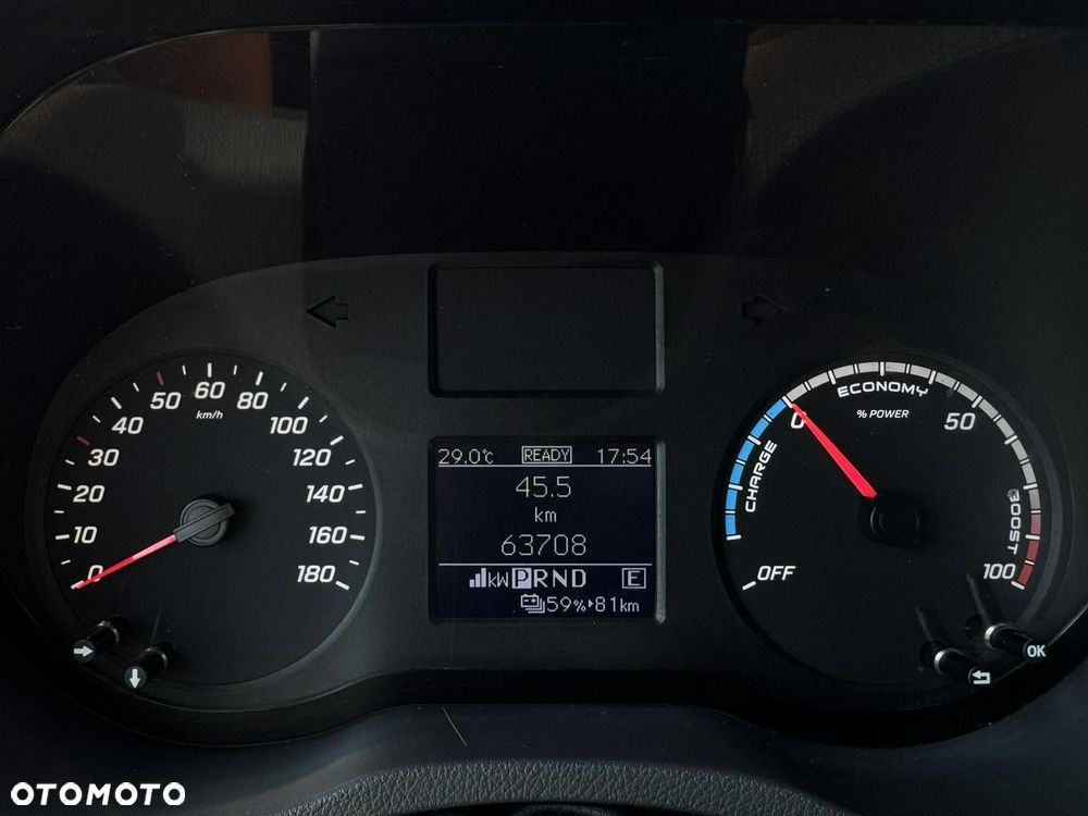 Mercedes-Benz Sprinter - 29