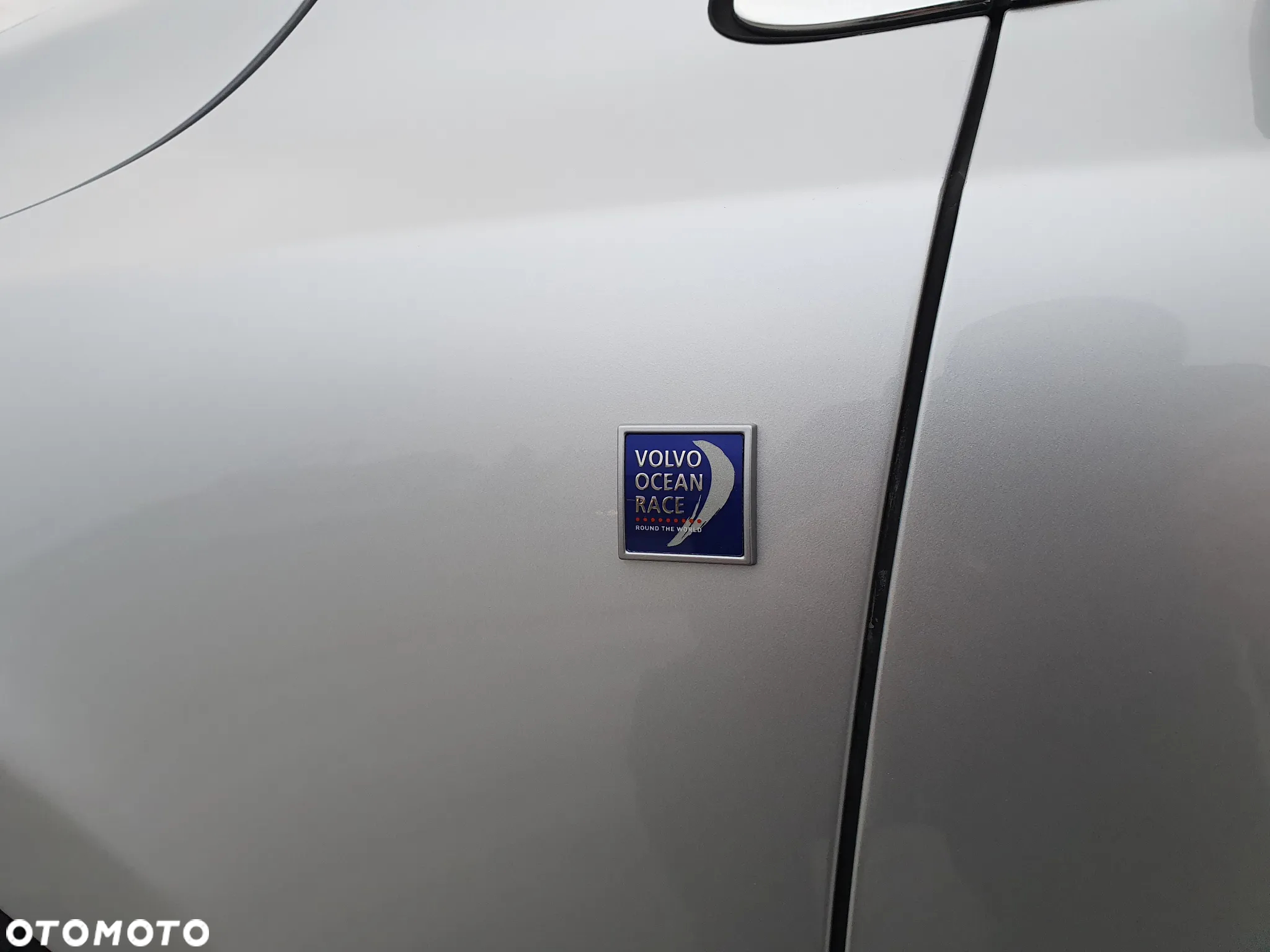 Volvo V40 D4 Drive-E Ocean Race - 13