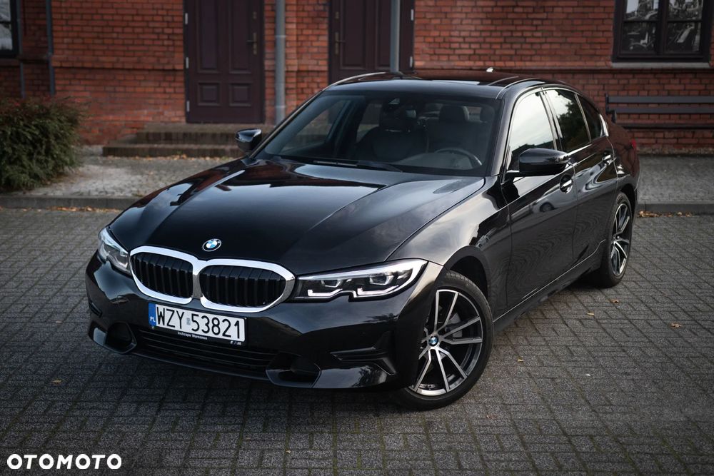 BMW Seria 3 330i xDrive Sport Line - 36
