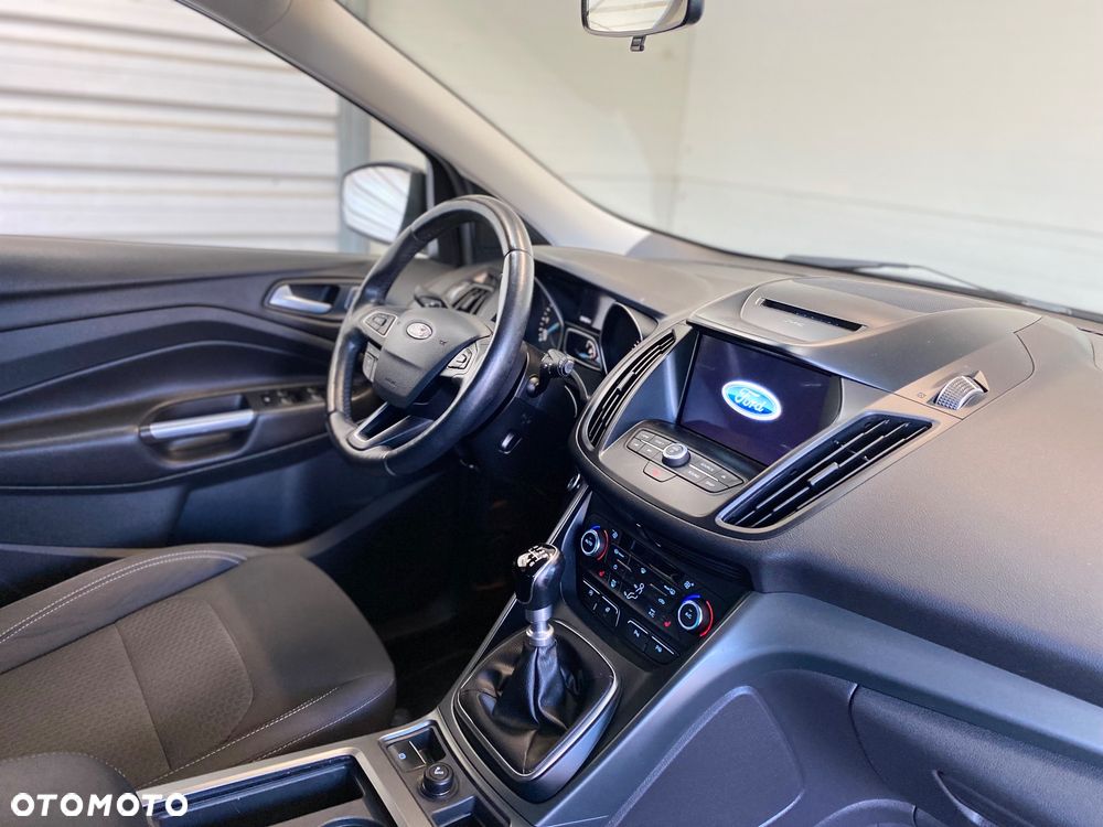 Ford Kuga 2.0 TDCi 2x4 Titanium - 12