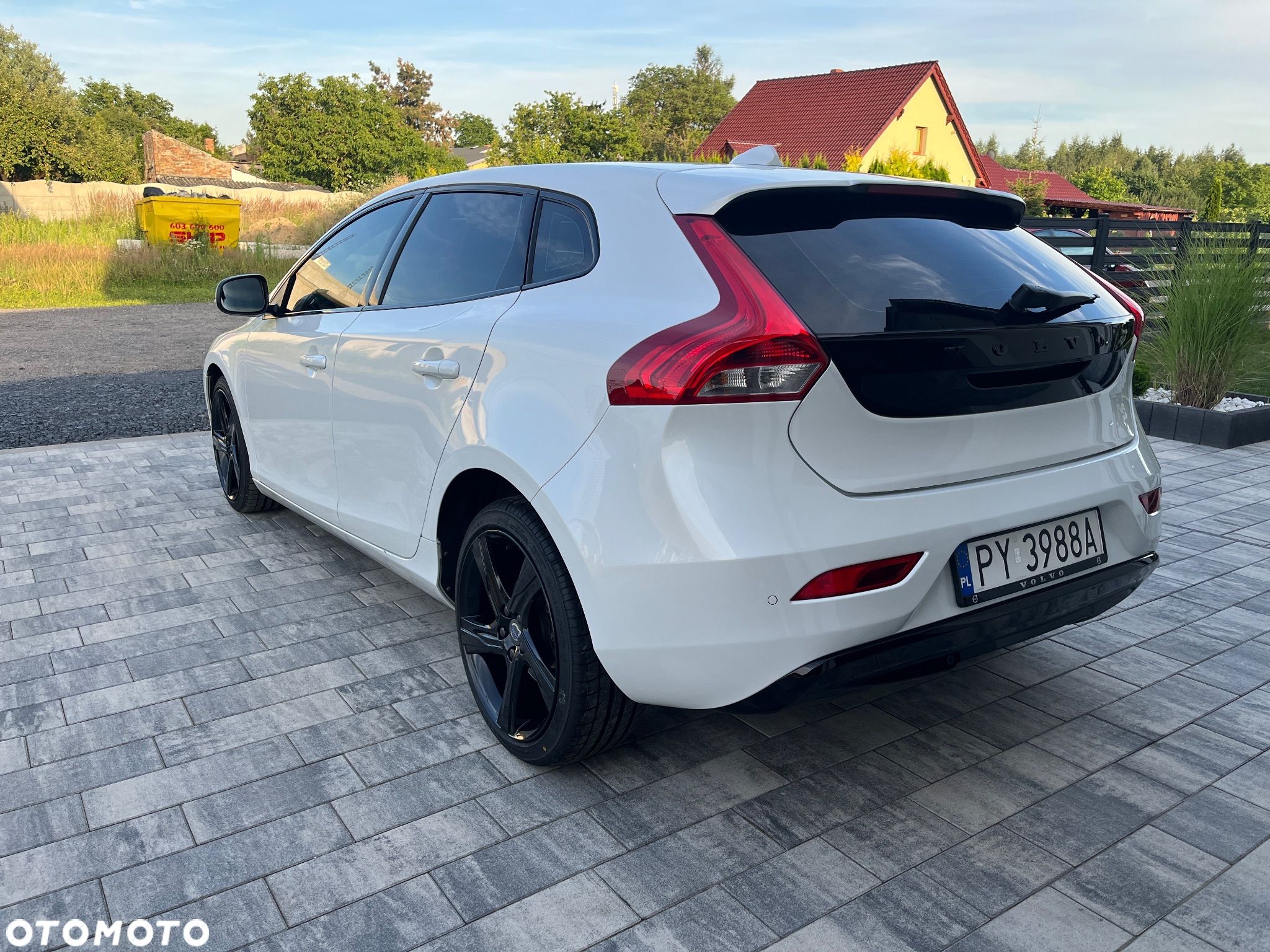Volvo V40 D2 Drive-E Dynamic Edition - 1