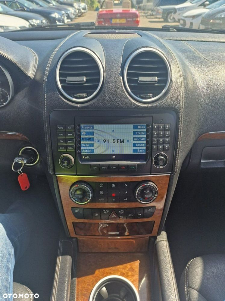 Mercedes-Benz GL - 15