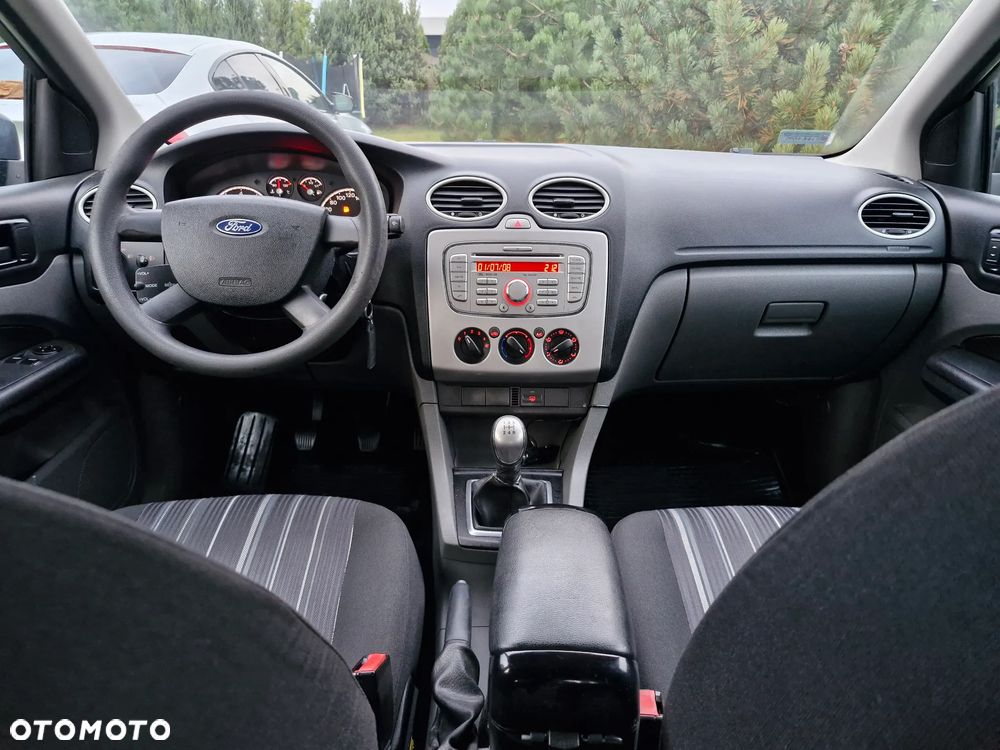 Ford Focus 1.6 Ambiente - 8