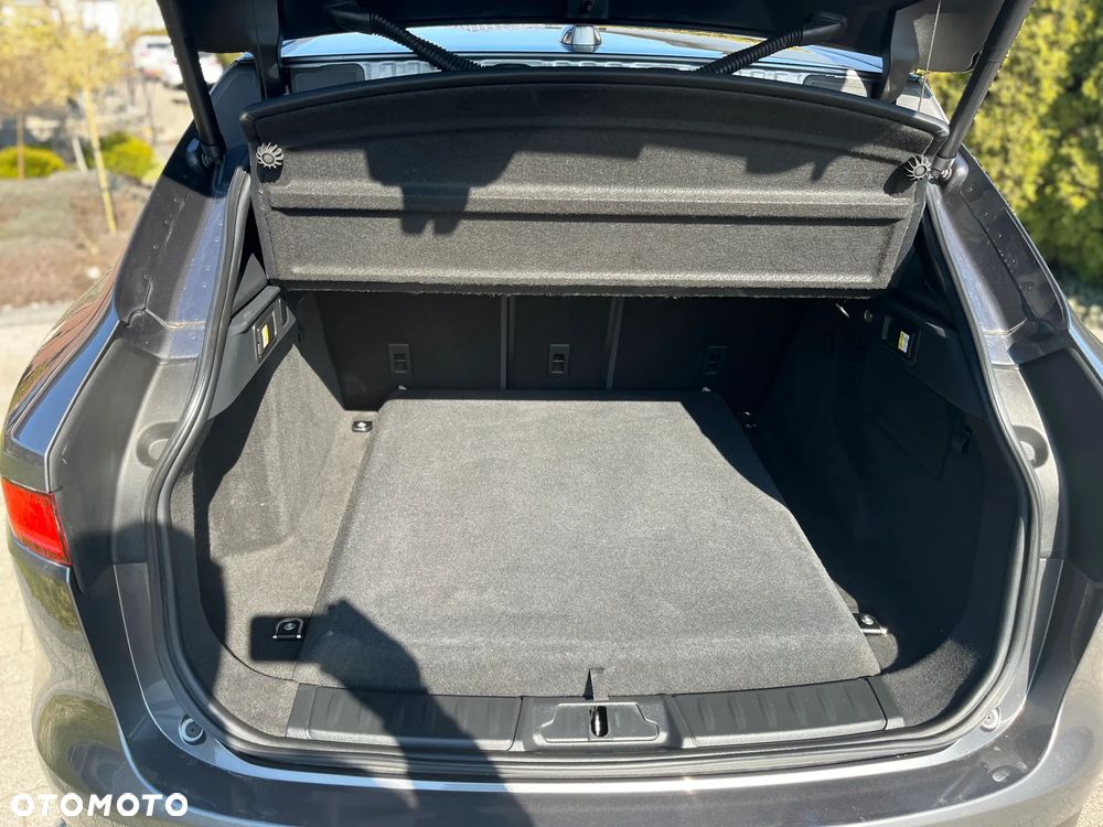 Jaguar F-Pace 20d Portfolio - 18