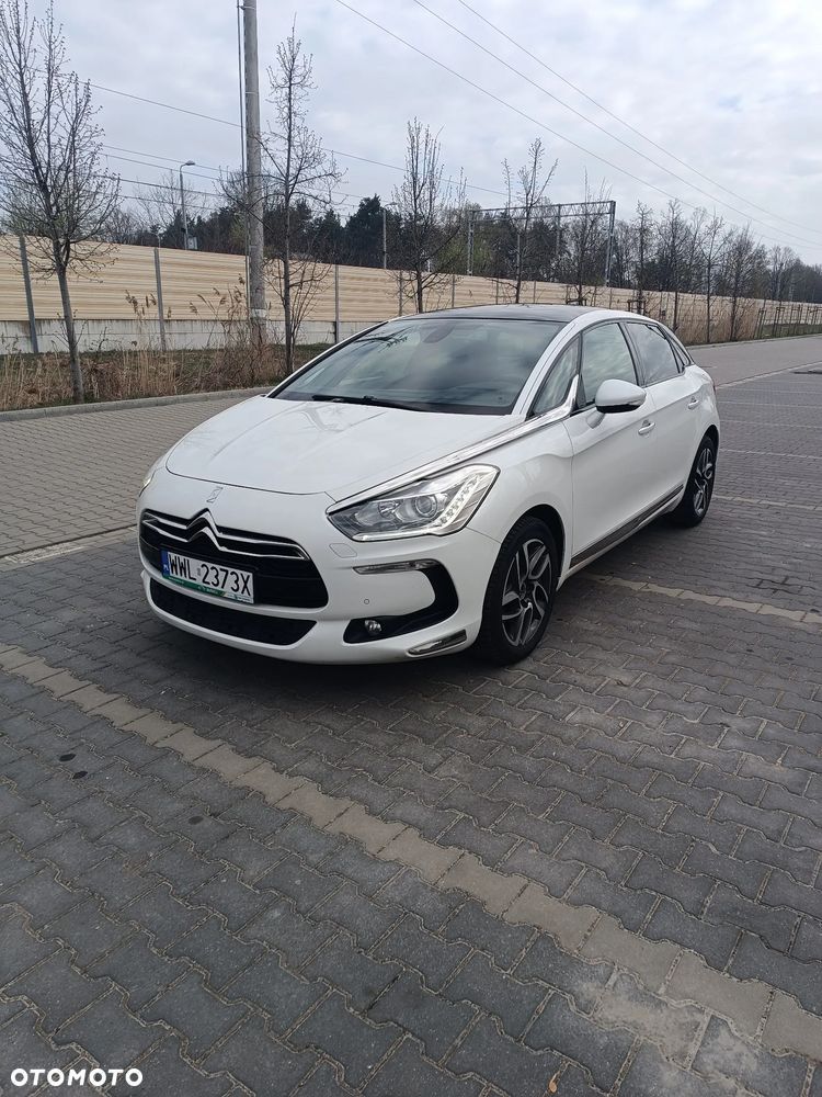 Citroën DS5 THP 155 SoChic - 2