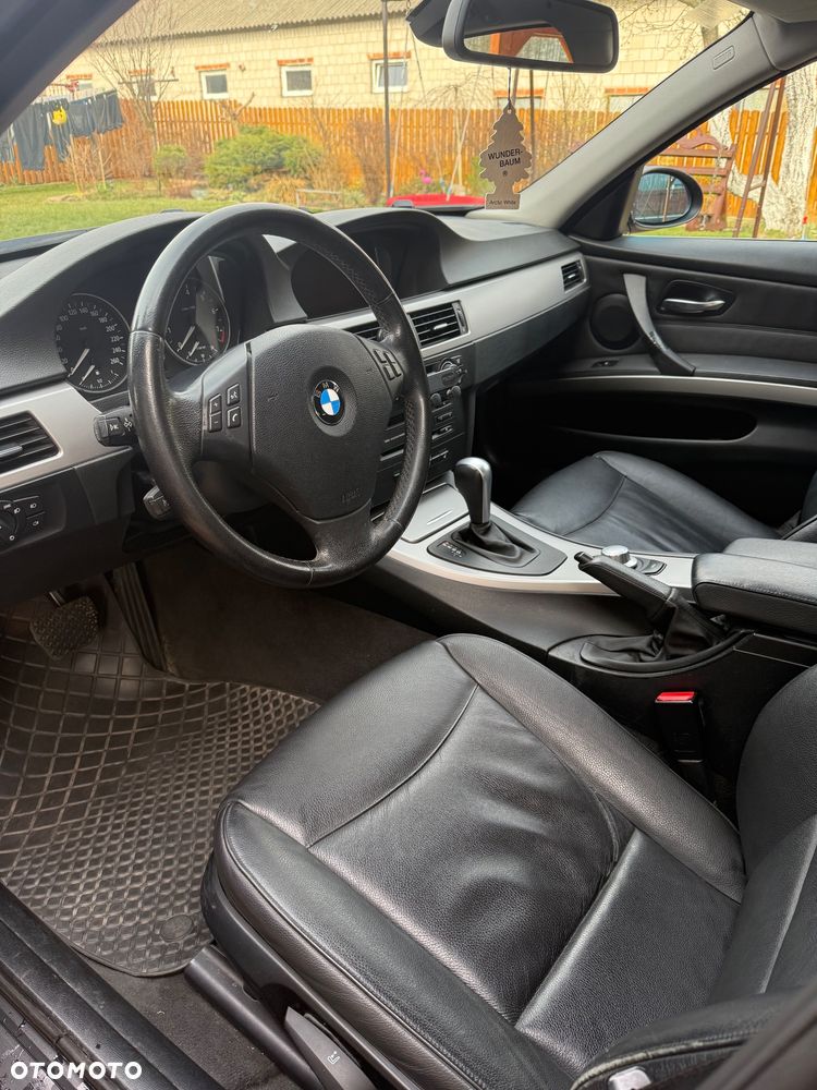 BMW Seria 3 325xi - 10