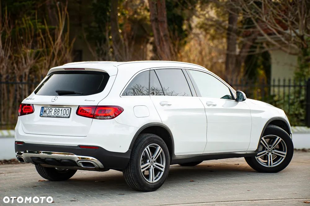 Mercedes-Benz GLC 300 4Matic 9G-TRONIC AMG Line - 6