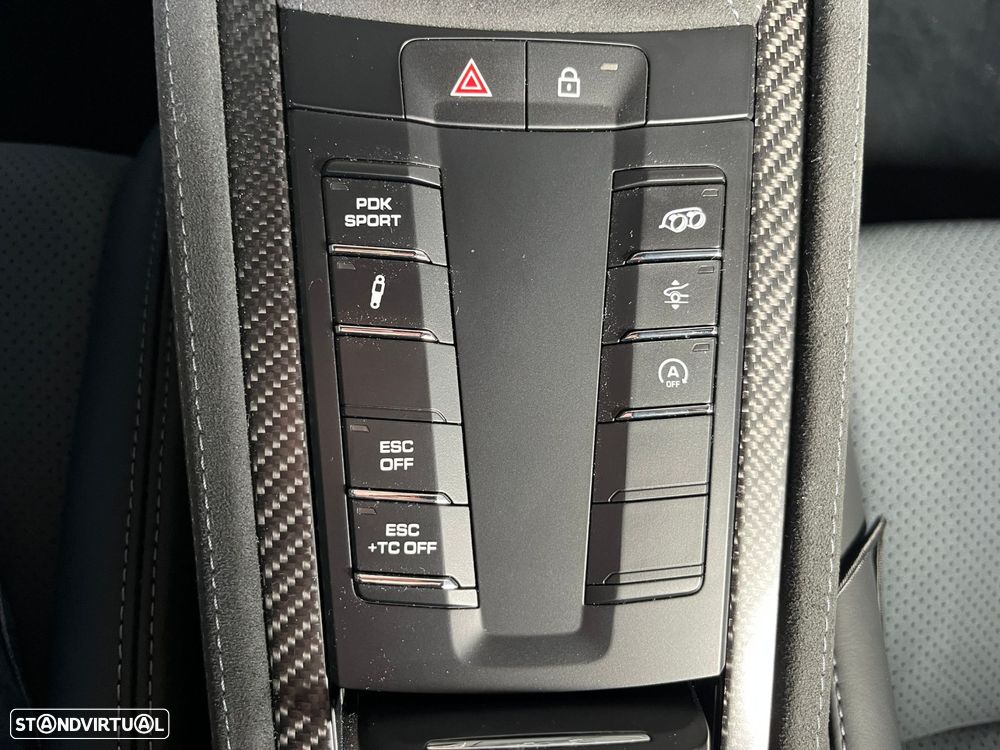 Porsche 718 Cayman GT4 RS - 40